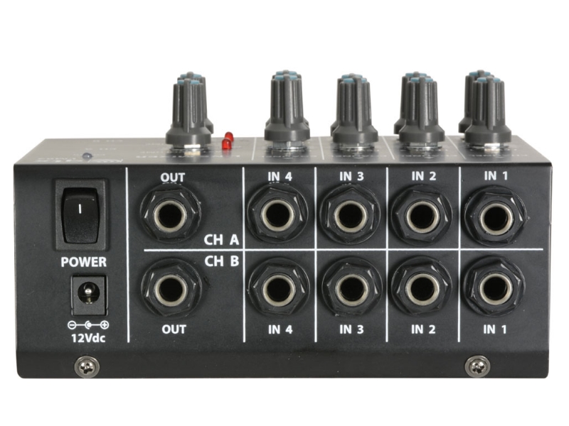 QTX LM82 -- Mini mezclador 8 lineas